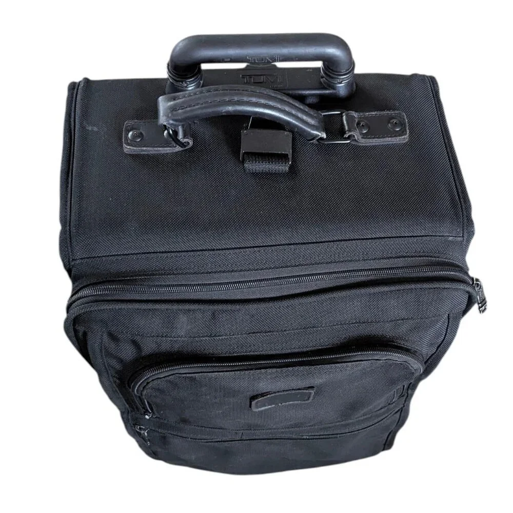 Tumi 23